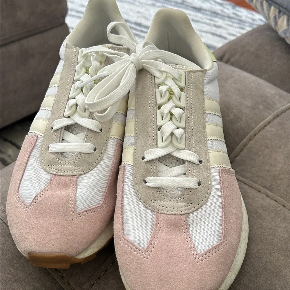 Adidas Women's Retropy E5 size 11